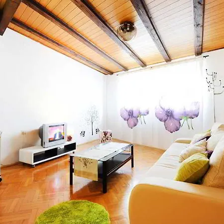 Apartment Teatro